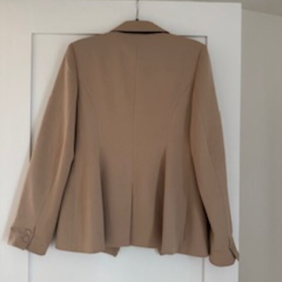 Favorite Daughter Tan blazer - Picture 3 of 4